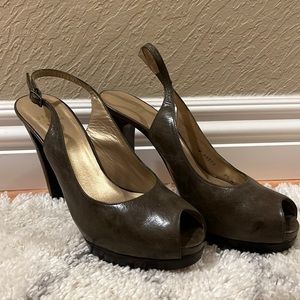 Stuart Weitzman heels peephole gray leather size 8.5 womens pumps designer